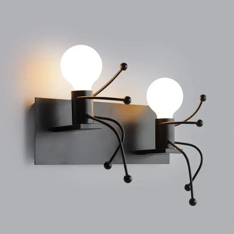 RoboLux | LED-Wandleuchte im Roboterdesign