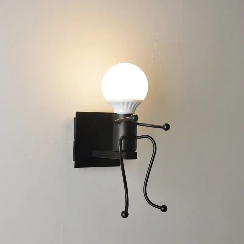 RoboLux | LED-Wandleuchte im Roboterdesign