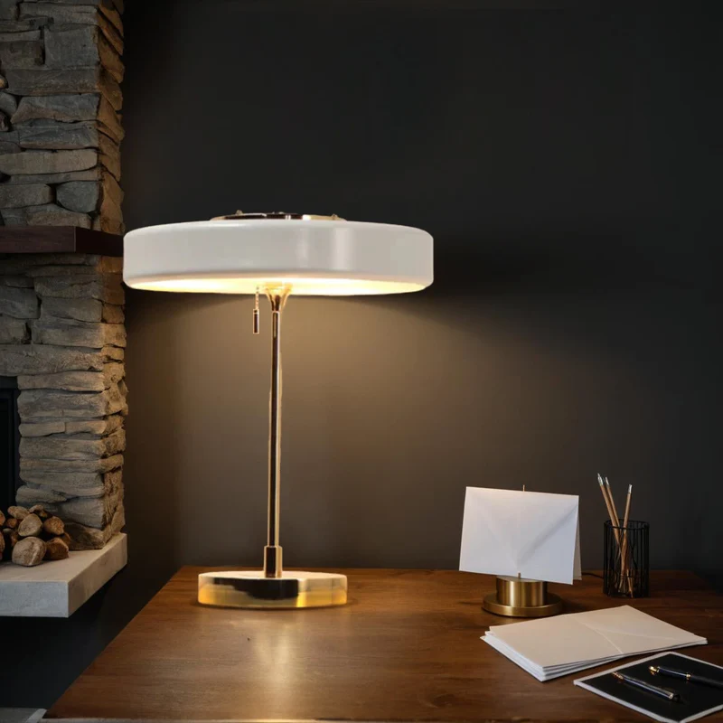 Nordlyx | Retro Tischlampe mit warmem LED-Licht