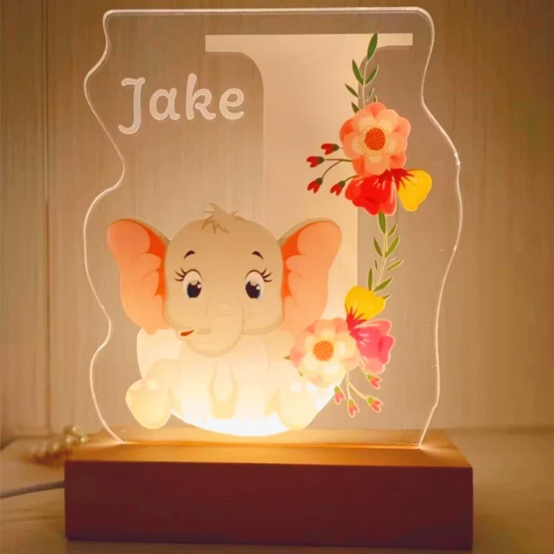 Personalisiertes Nachtlicht mit Namen & Tiermotiv – Acryl auf Holzsockel