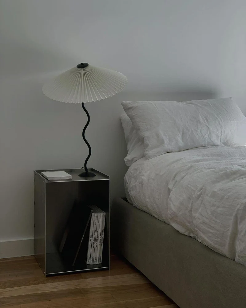 CurveWave | Design-Tischlampe mit LED-Wellenform
