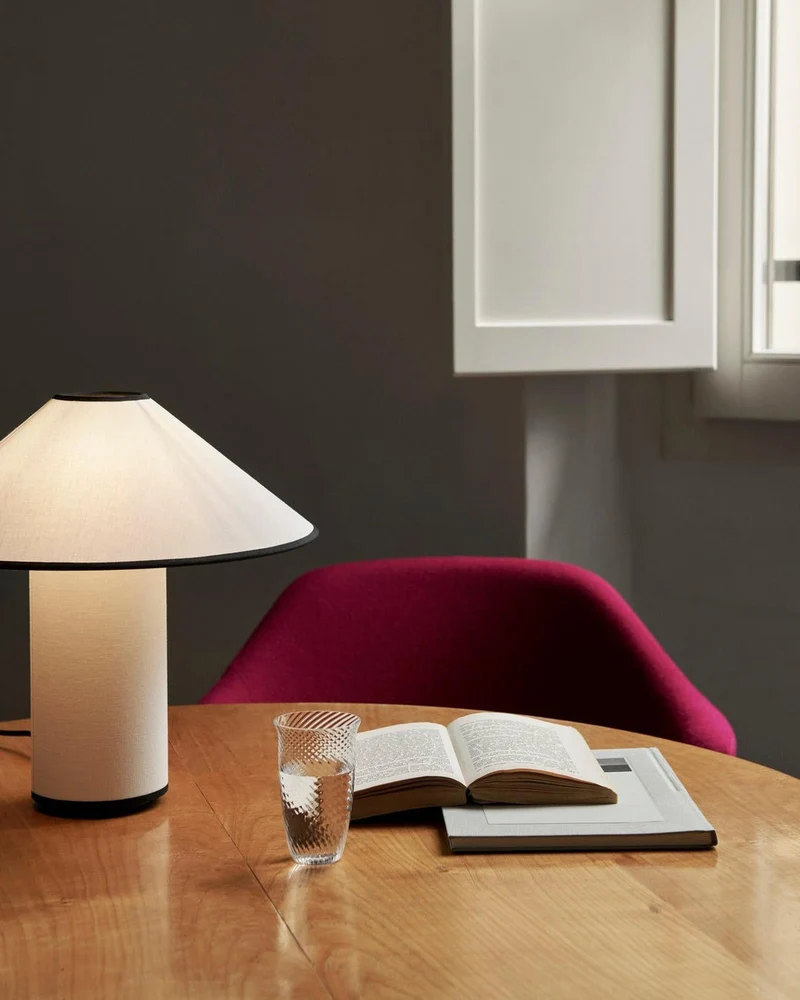 Amara Tischlampe | Eleganter Stoffschirm in Beige
