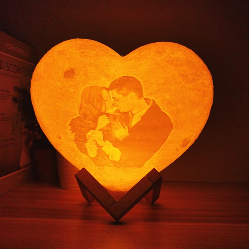 Personalisierte Mondlampe in Herzform – mit Foto & Text