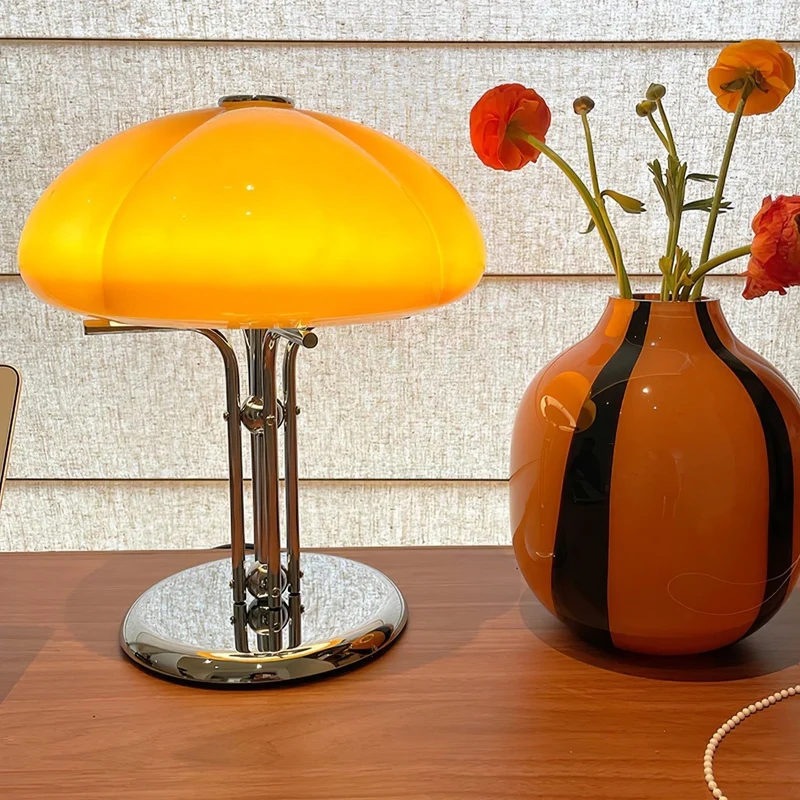AmberDome | Tischlampe im Bauhaus-Stil