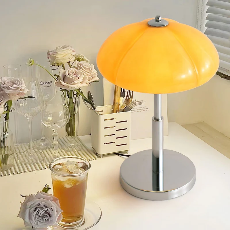 AmberDome | Tischlampe im Bauhaus-Stil
