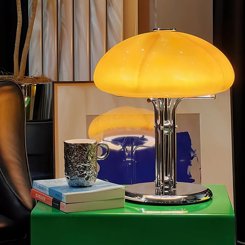 AmberDome | Tischlampe im Bauhaus-Stil