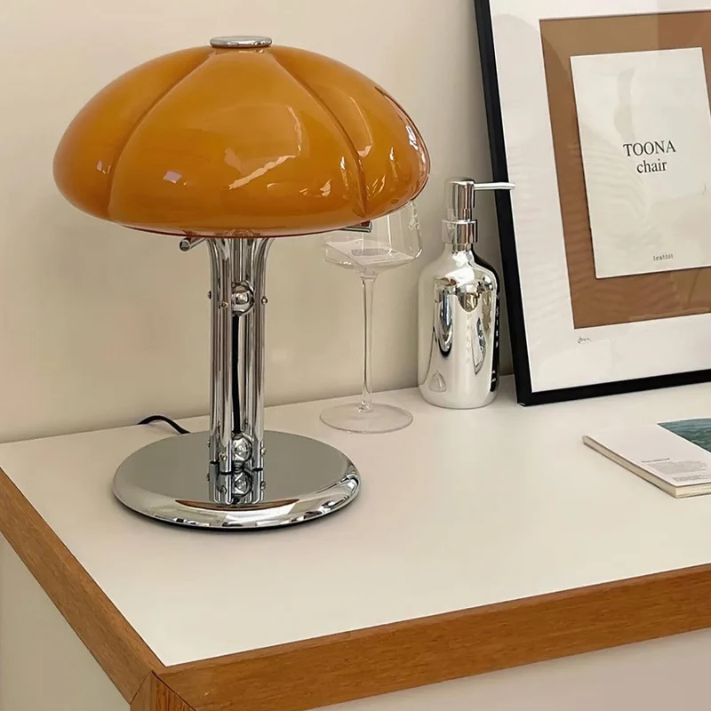 AmberDome | Tischlampe im Bauhaus-Stil