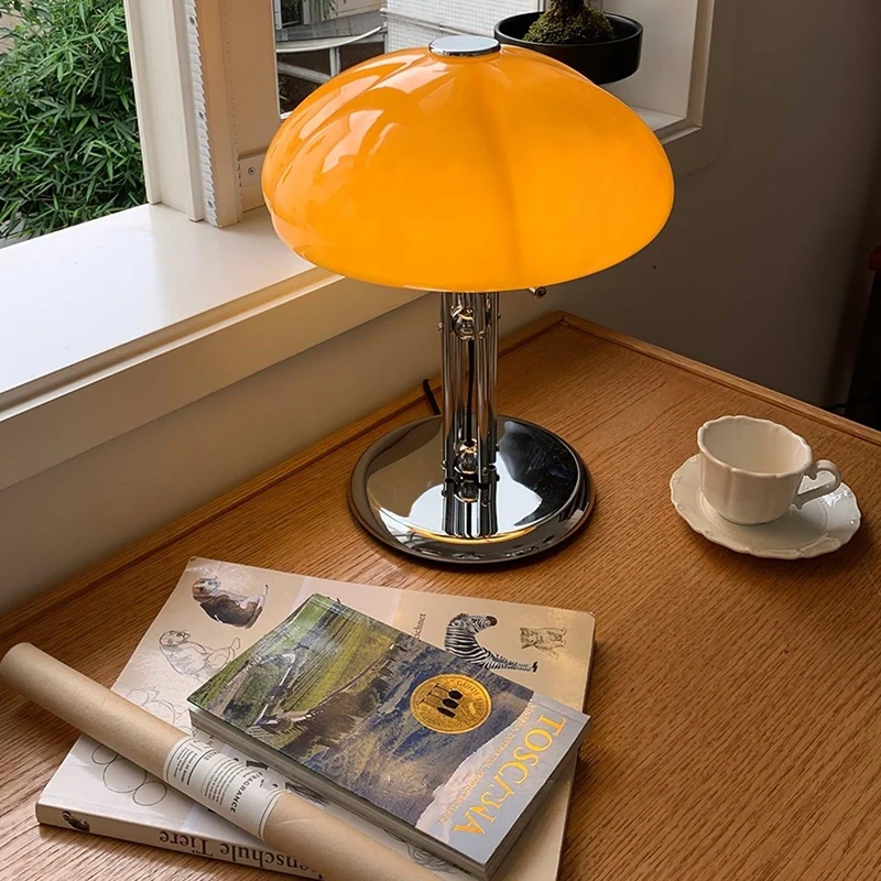 AmberDome | Tischlampe im Bauhaus-Stil