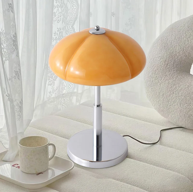 AmberDome | Tischlampe im Bauhaus-Stil