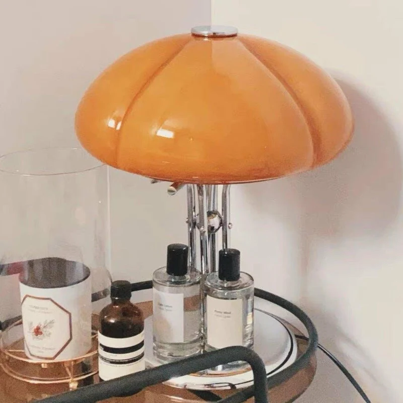 AmberDome | Tischlampe im Bauhaus-Stil