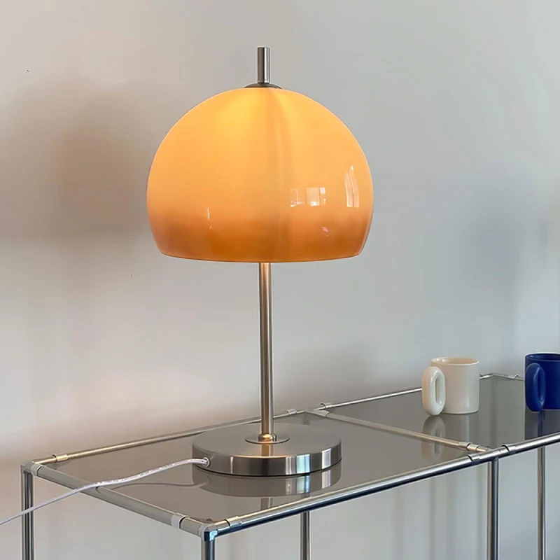 AmberDome | Tischlampe im Bauhaus-Stil