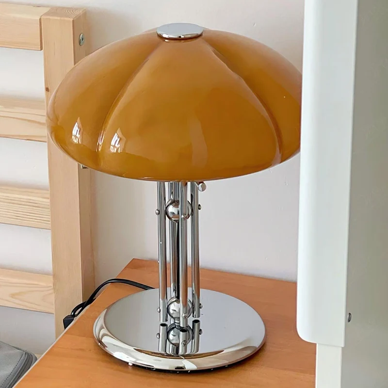 AmberDome | Tischlampe im Bauhaus-Stil