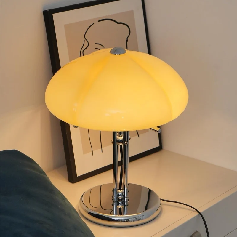 AmberDome | Tischlampe im Bauhaus-Stil