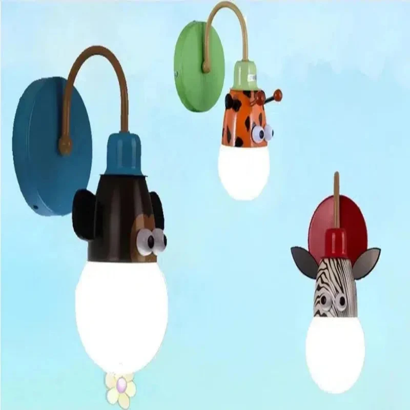 Giraffen-Wandlampe für Kinderzimmer: Niedliche LED-Leuchte im Safari-Design