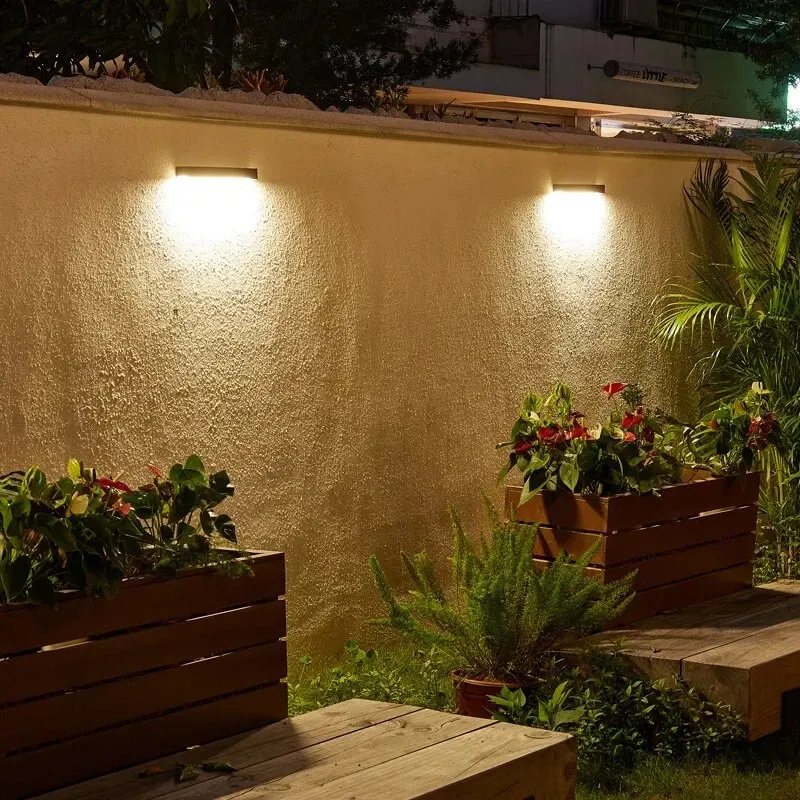 GlowLine | Wasserdichte LED-Leuchte für drinnen & draußen