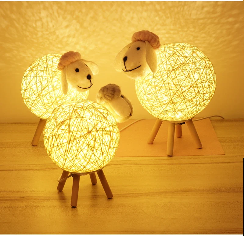 Märchenhafte Schaf Lampe für Kinderzimmer Deko
