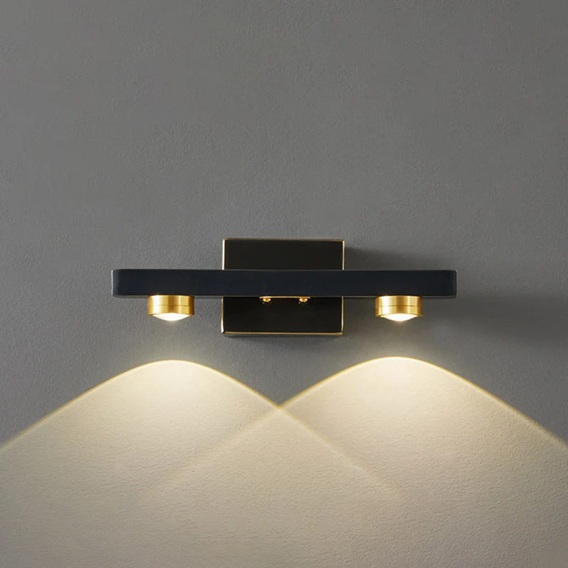 Arcolo | Elegante LED-Wandleuchte mit mehreren Lichtköpfen