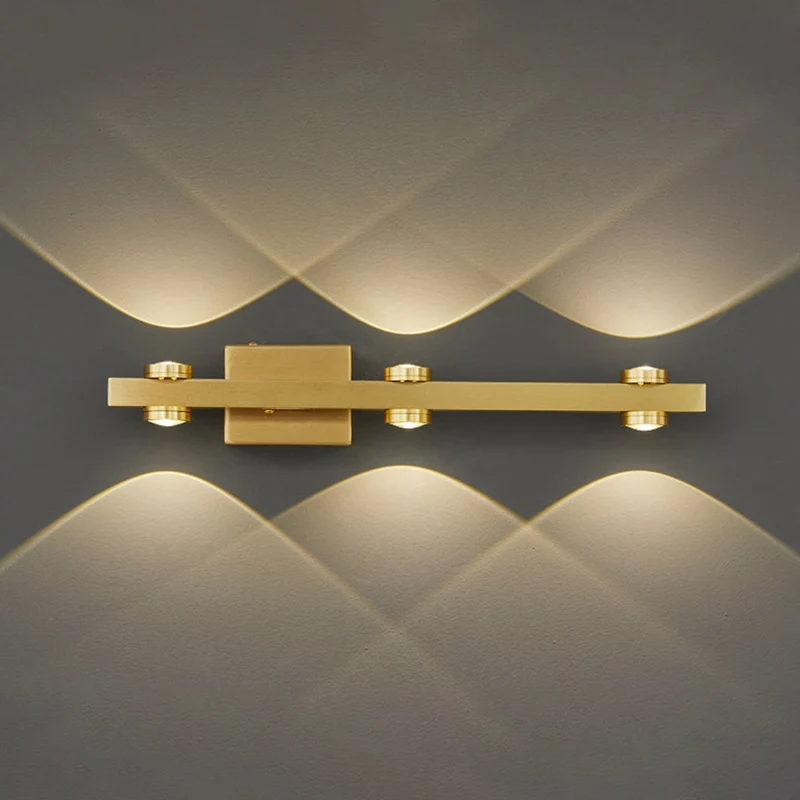 Arcolo | Elegante LED-Wandleuchte mit mehreren Lichtköpfen