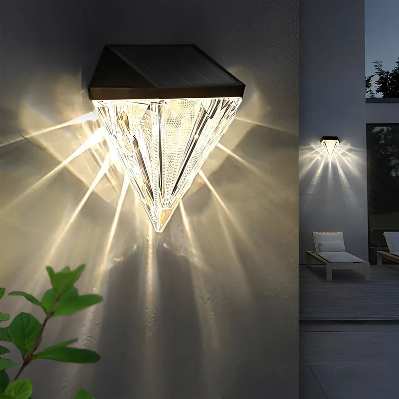 PrismLux | Geometrische Solar-Wandleuchte
