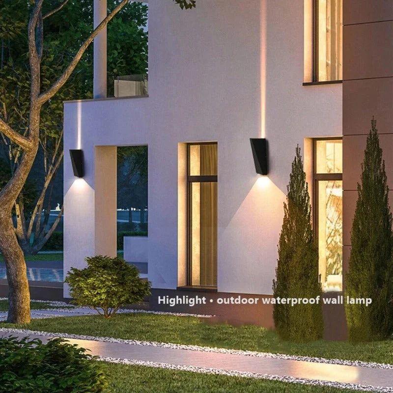 BeluFacet | LED Außenwandleuchte mit klarem Licht