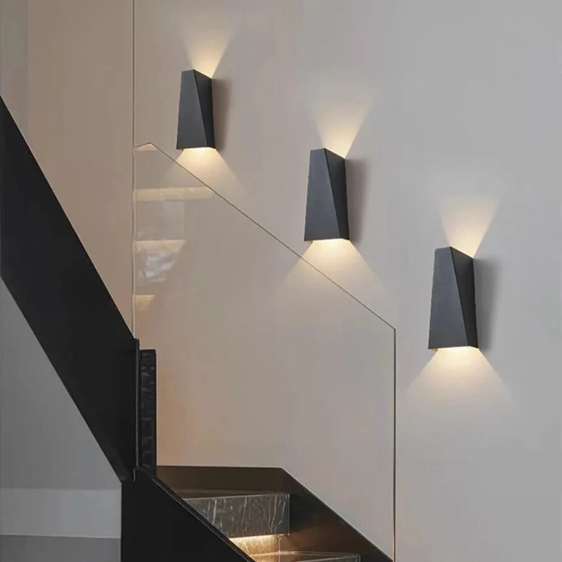 BeluFacet | LED Außenwandleuchte mit klarem Licht