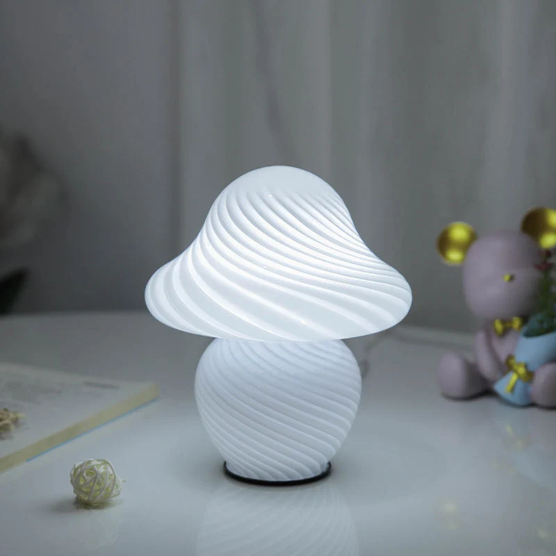 Glas Pilzlampe als LED Nachttischlampe