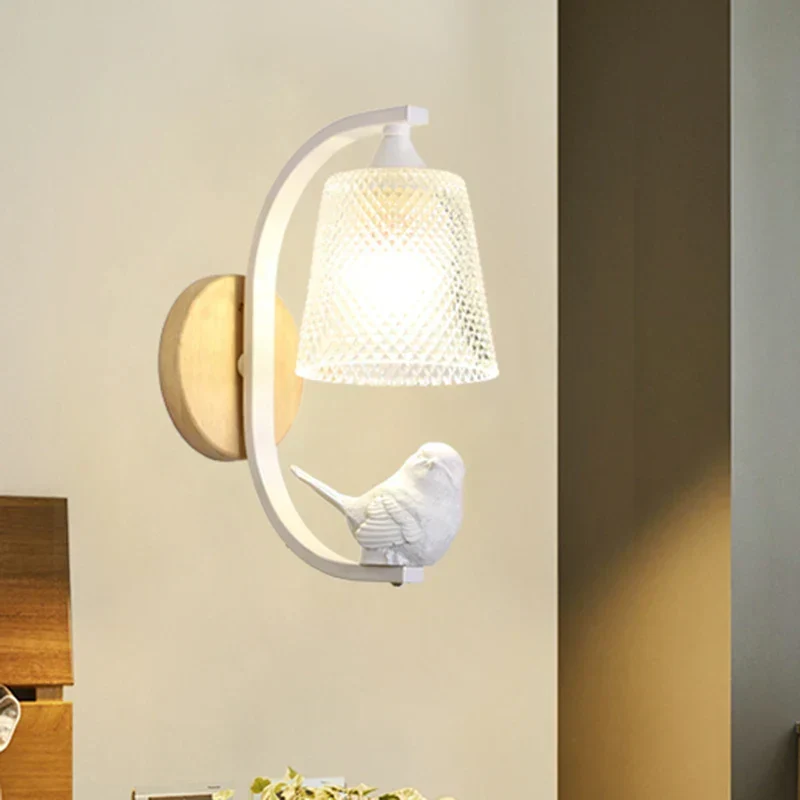 Finkara | Wandleuchte mit Vogeldesign aus Holz und Glas