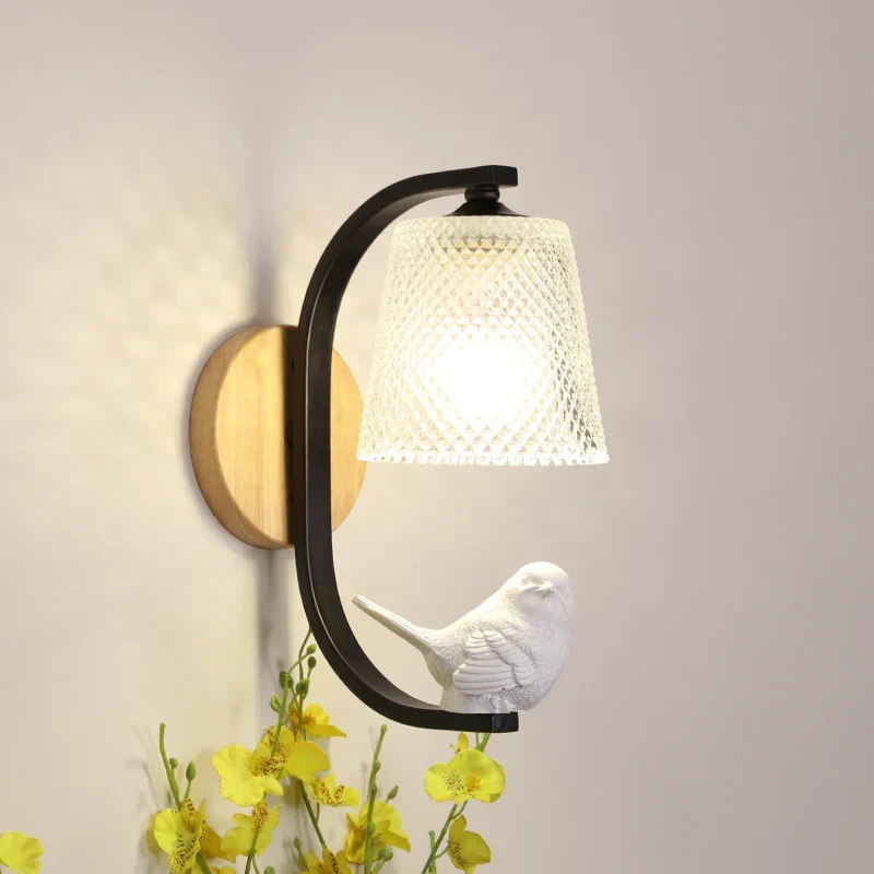 Finkara | Wandleuchte mit Vogeldesign aus Holz und Glas