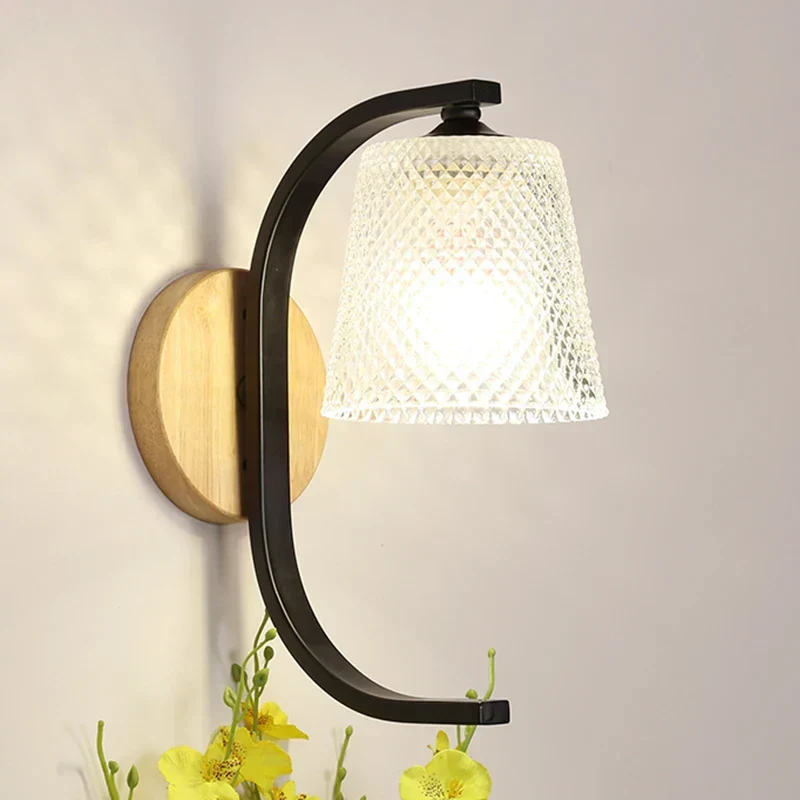Finkara | Wandleuchte mit Vogeldesign aus Holz und Glas