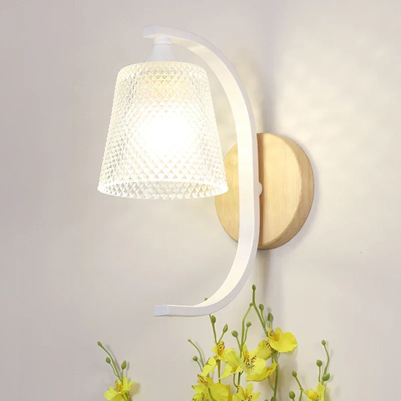 Finkara | Wandleuchte mit Vogeldesign aus Holz und Glas