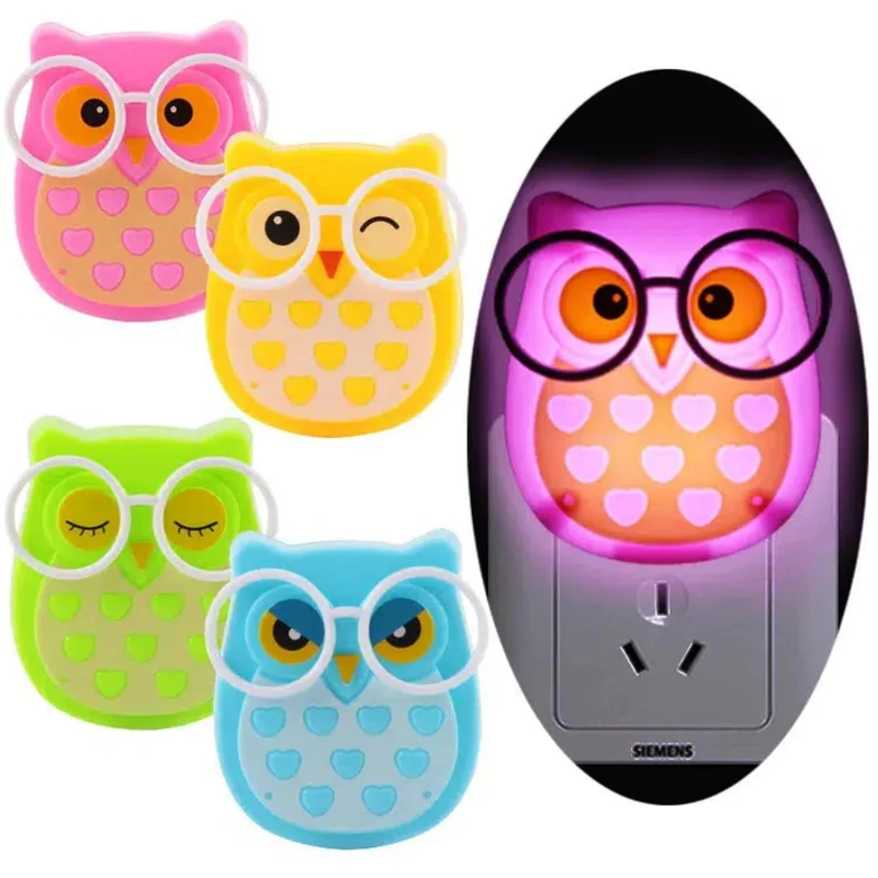 Niedliche Eulen-Nachtlampe mit Lichtsensor: LED-Steckdose für Kinderzimmer