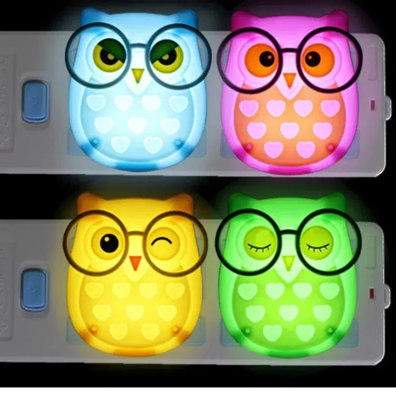 Niedliche Eulen-Nachtlampe mit Lichtsensor: LED-Steckdose für Kinderzimmer