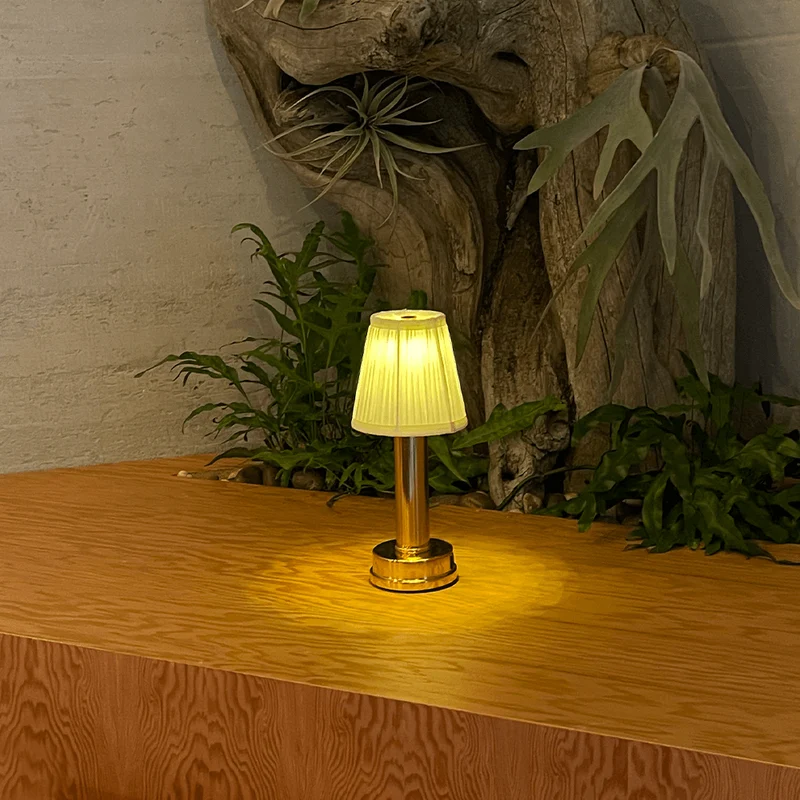 CozyGlow | Kabellose LED-Tischlampe aus Stoff