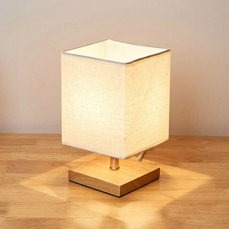 Linora | Tischlampe aus Holz und Leinen
