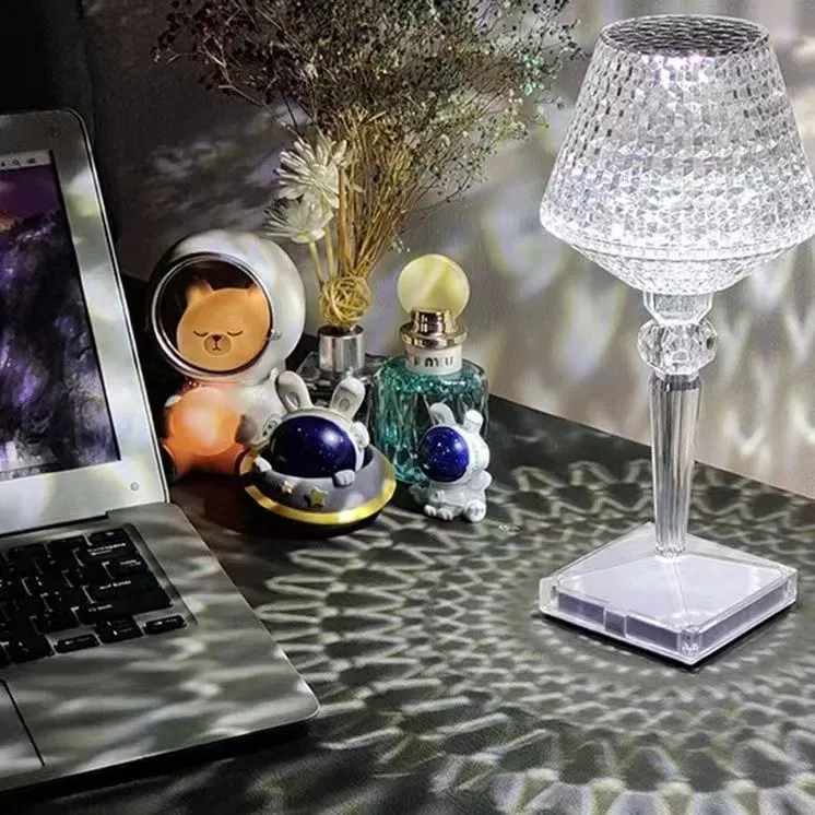 LumiCrystal | LED-Tischleuchte aus Kristallglas mit 3 Lichtmodi