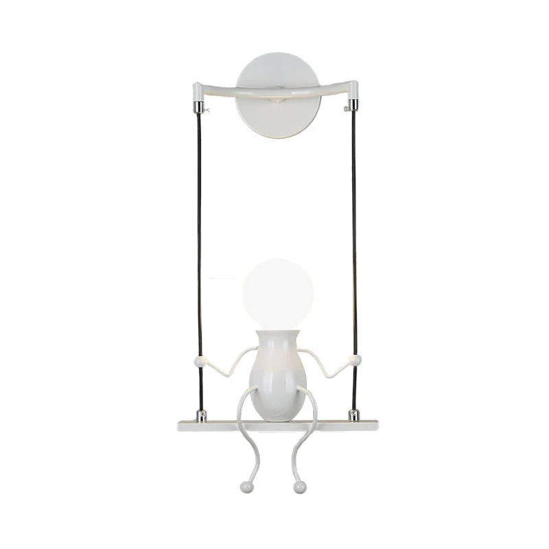 SwingMuse | Wandleuchte mit schaukelnder Figur