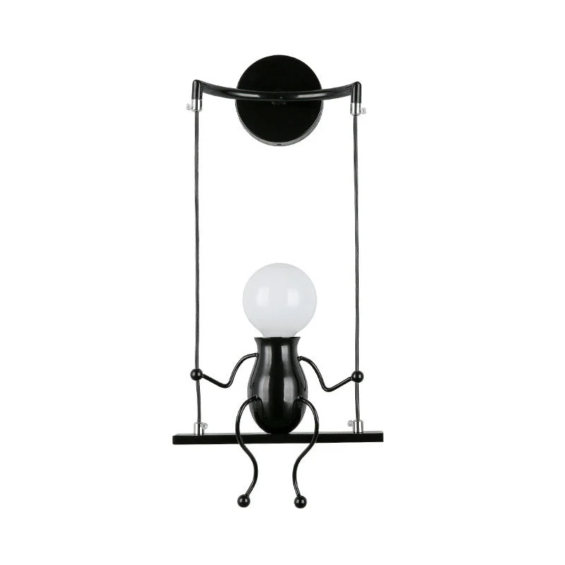 SwingMuse | Wandleuchte mit schaukelnder Figur