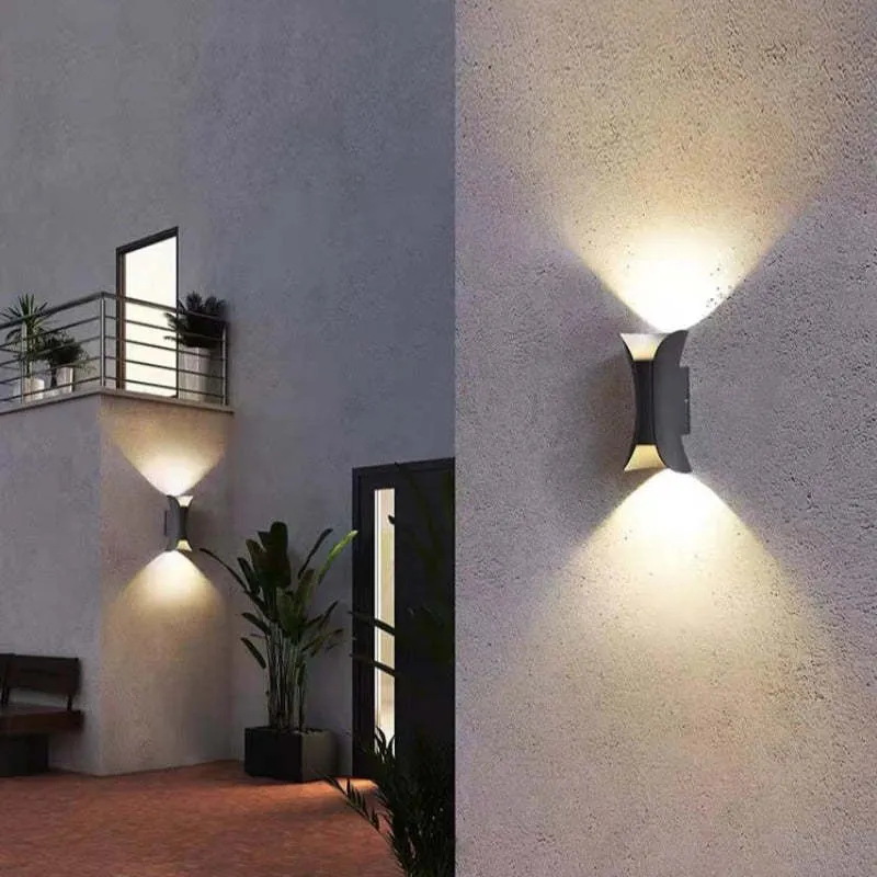 AmberLine | Minimalistische LED-Wandleuchte für drinnen & draußen