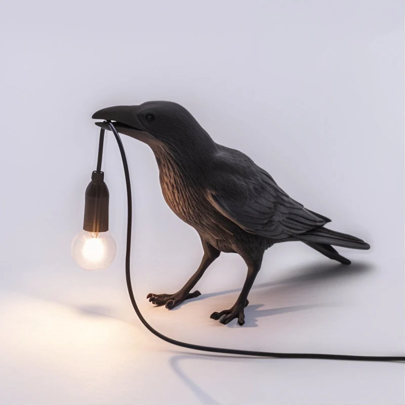 AvianLuxe | Kunstvolle Vogel-Tischlampe aus Harz