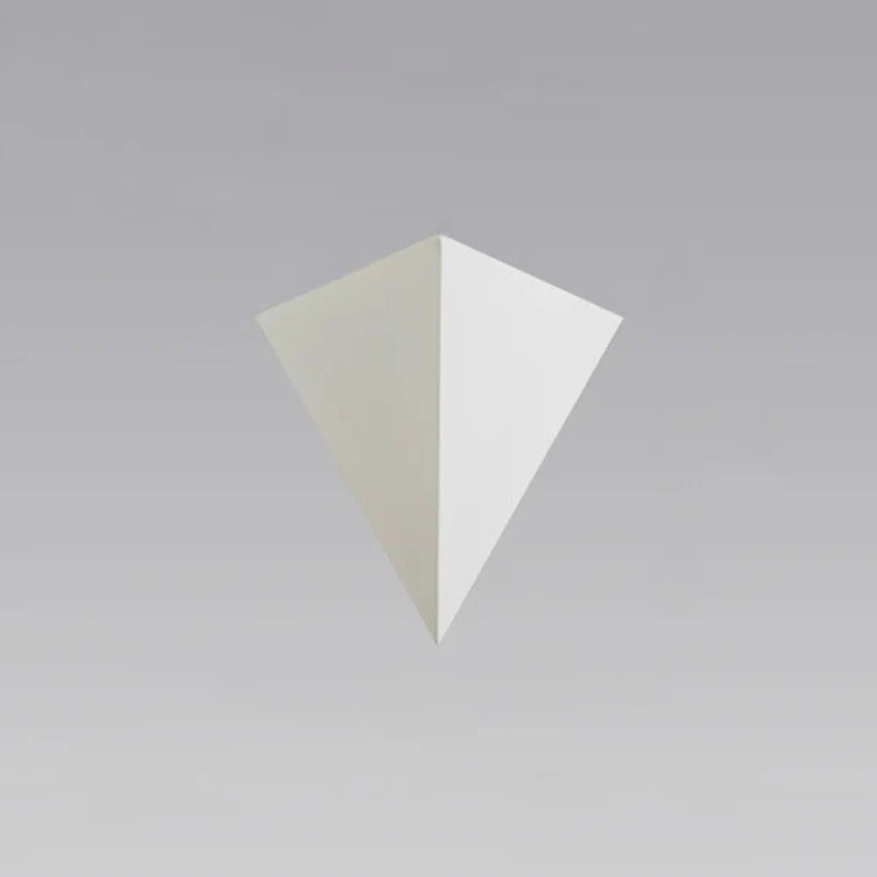 TriGlow | Minimalistische LED-Wandleuchte im Dreieck-Design