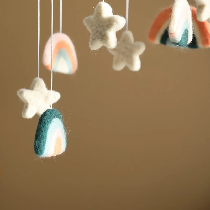 Baby-Mobile Regenbögen Pastell, Wollfilz