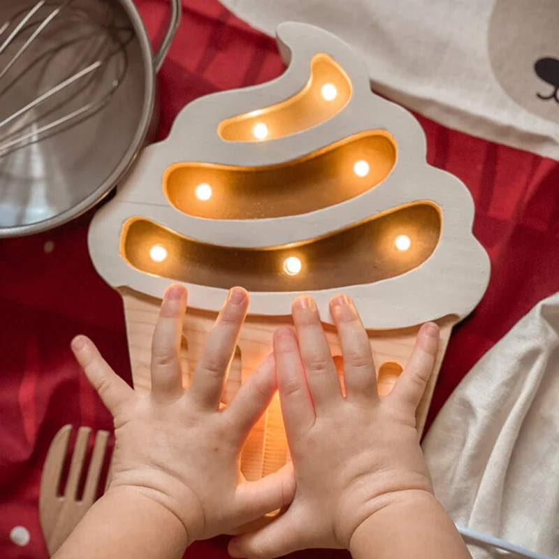 Mini LED Nachtlicht Cupcake aus Holz, dimmbar