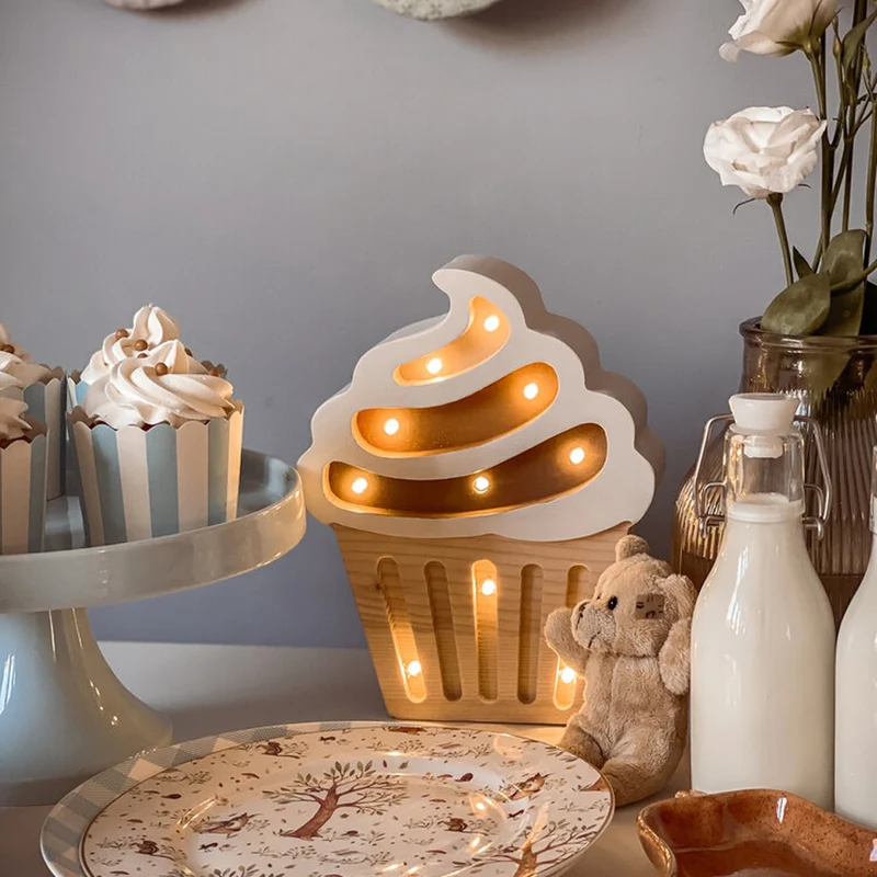 Mini LED Nachtlicht Cupcake aus Holz, dimmbar