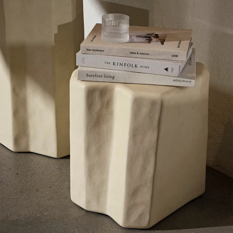 Staffa Hocker FiberGlass - ferm LIVING
