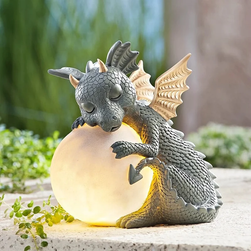 Deko Drache mit Leuchtkugel aus Harz