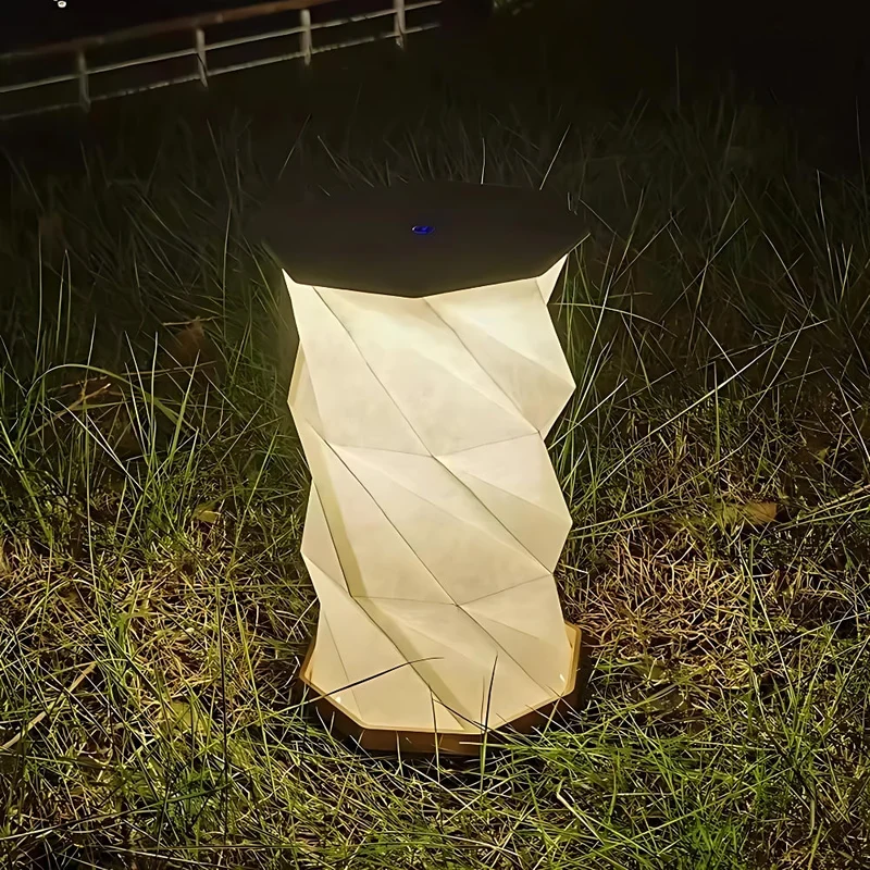 Faltbare LED Lampe im Origami Design