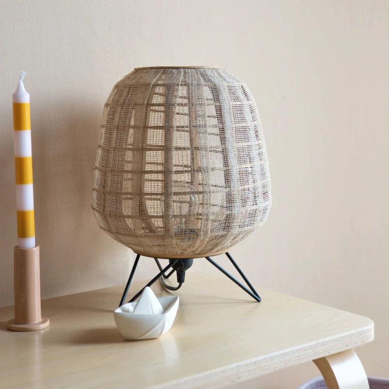 Tischlampe Maru aus Bambusgeflecht, naturfarben