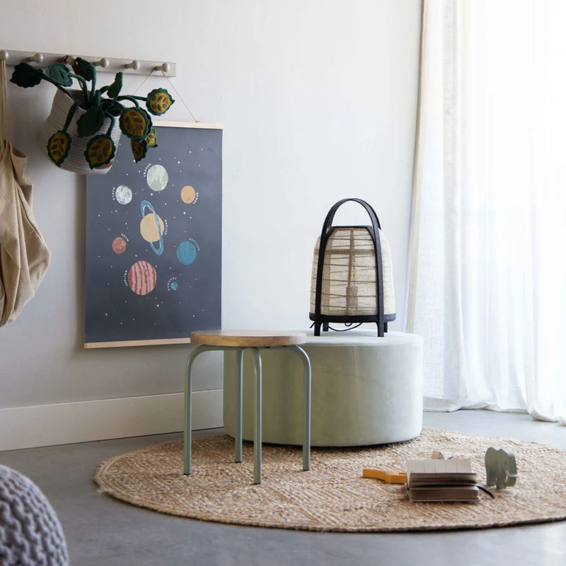 Tischlampe Mavie aus Bambus mit Holzdetails