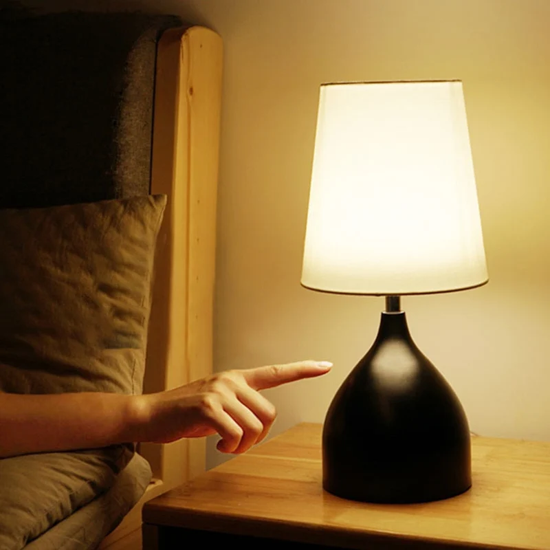 Euroselle LED Table Lamp With Solid Wood Housing, 5W Warm Light, Indoor Plug-In