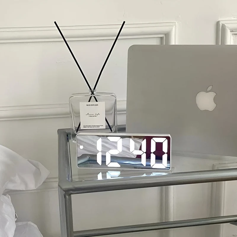 Euroselle Contemporary LED Alarm Clock With Custom Snooze And Battery USB Power